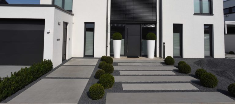 <a class="internlink" href="https://betonwerke-emsland.de/referenzen/kairos-schloss-iburg-bad-iburg/">"Kairos</a>